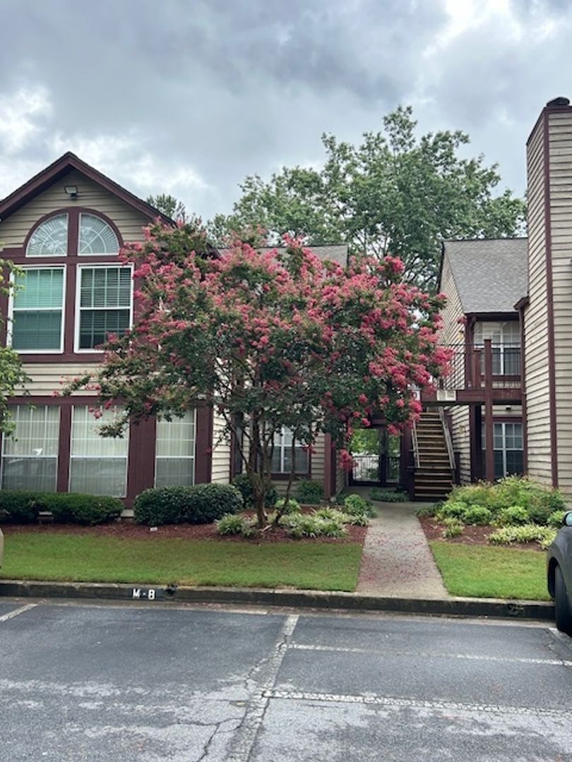 Johns Creek House: 1112 Sandy Lane Dr