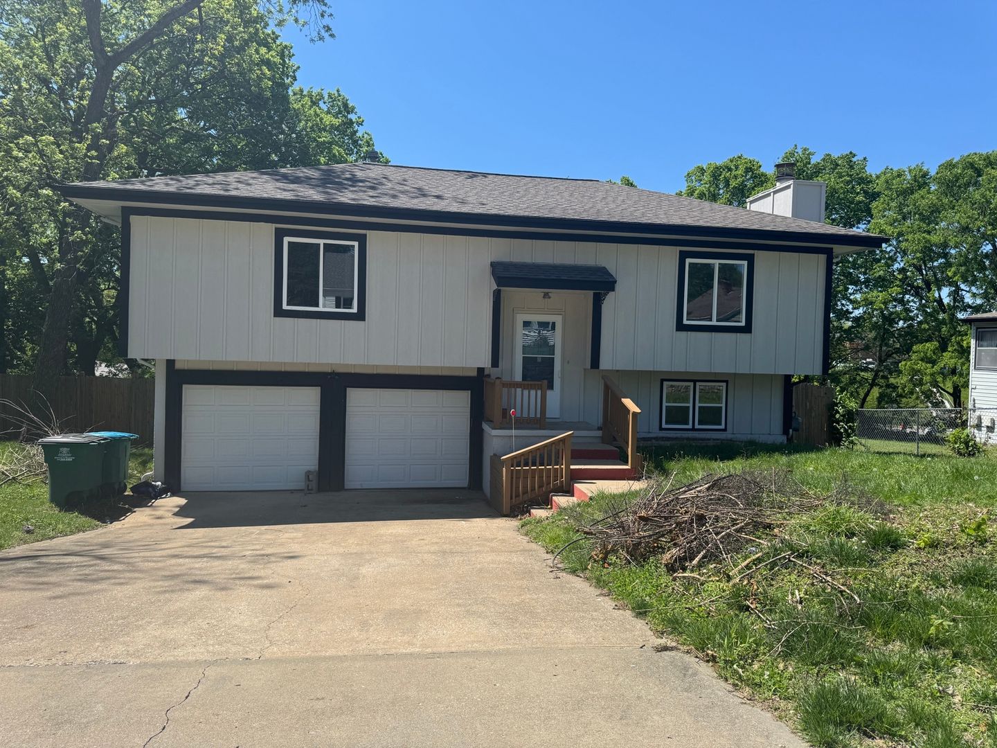 Roeland Park House: 4904 Fontana St