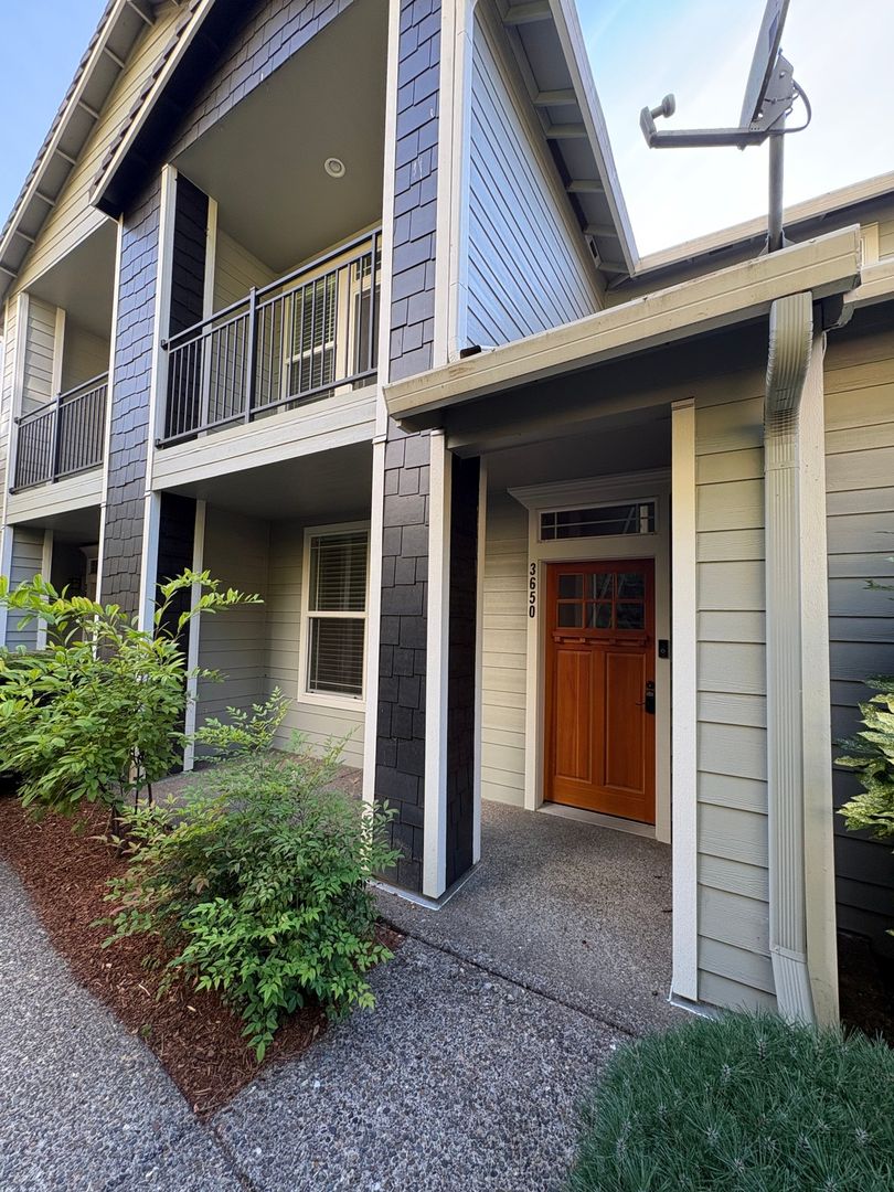 West Linn Condo: 3650 Summerlinn Dr