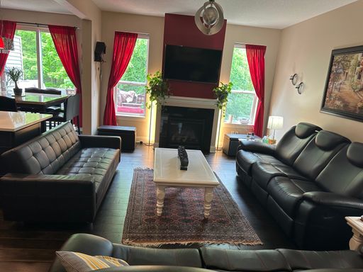 Spacious 4BR Townhome in Prior Lake – photo 1