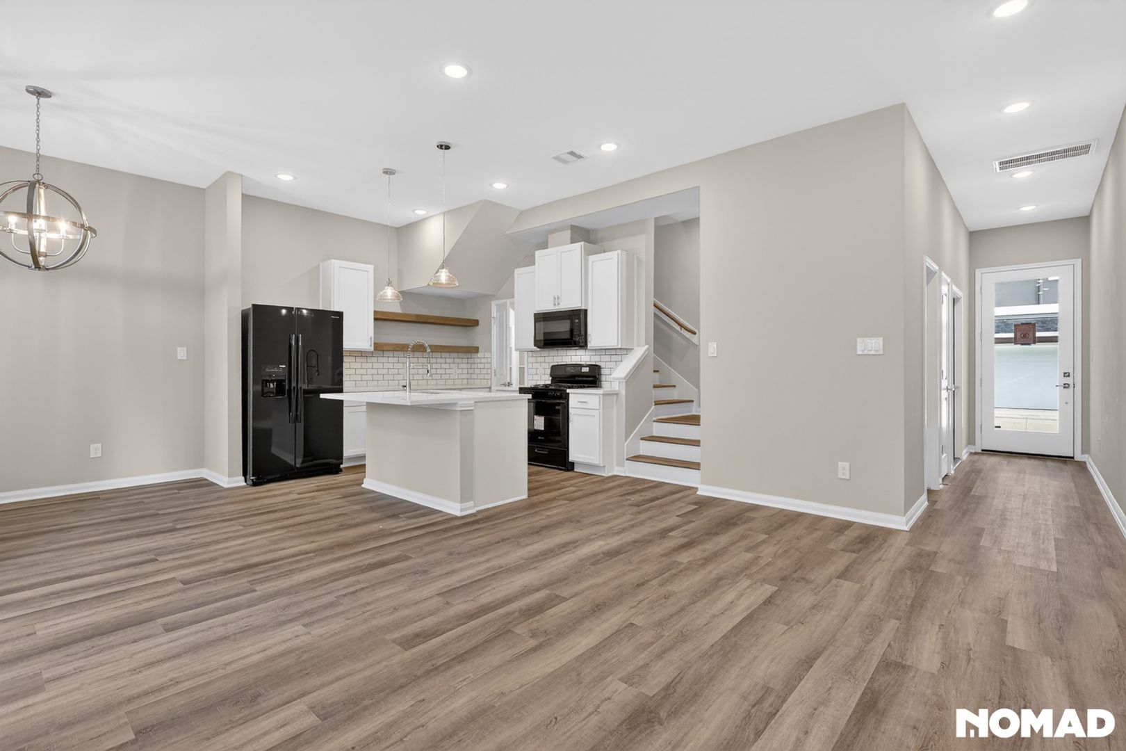 Houston House: 208 Clark Meadows Ln
