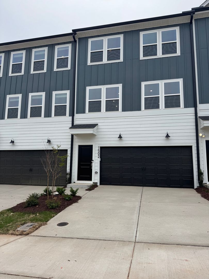 Durham Townhome: 1502 Tamarisk Ln
