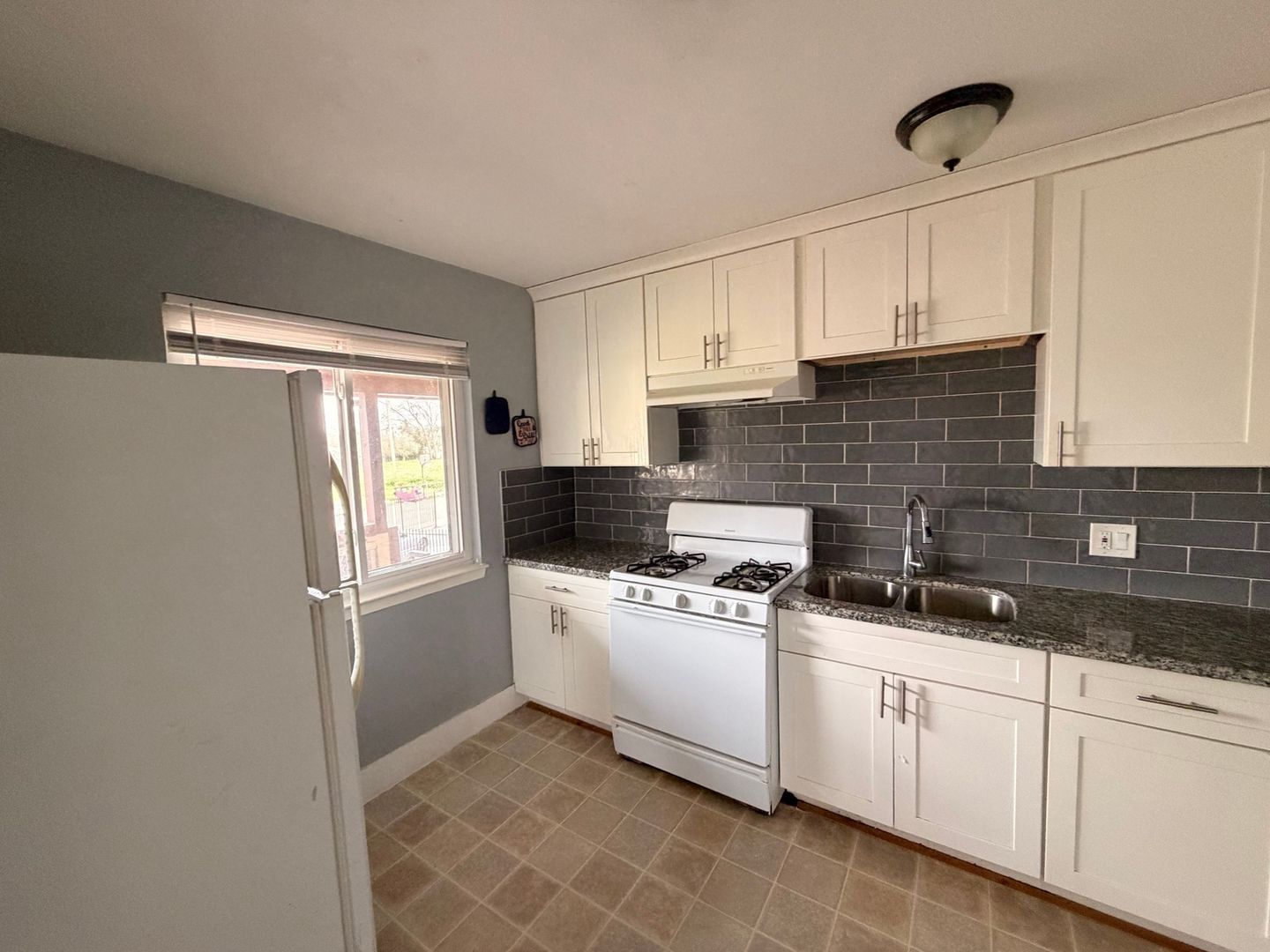 Sacramento Townhome: 10 Arc Blvd