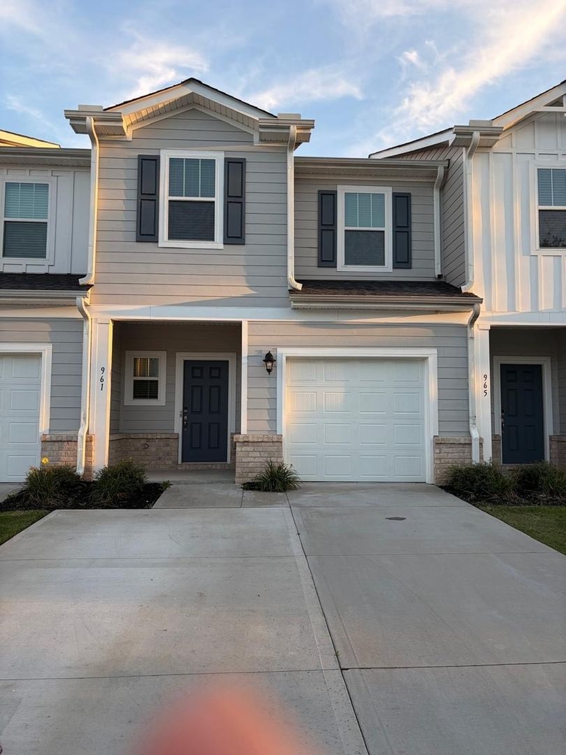 Greer Townhome: 961 Yarn Way