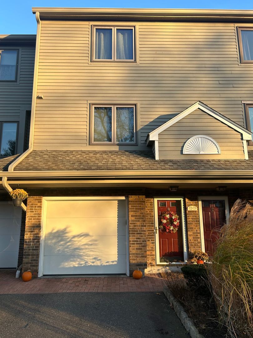 Meriden Condo: 882 N Colony Rd