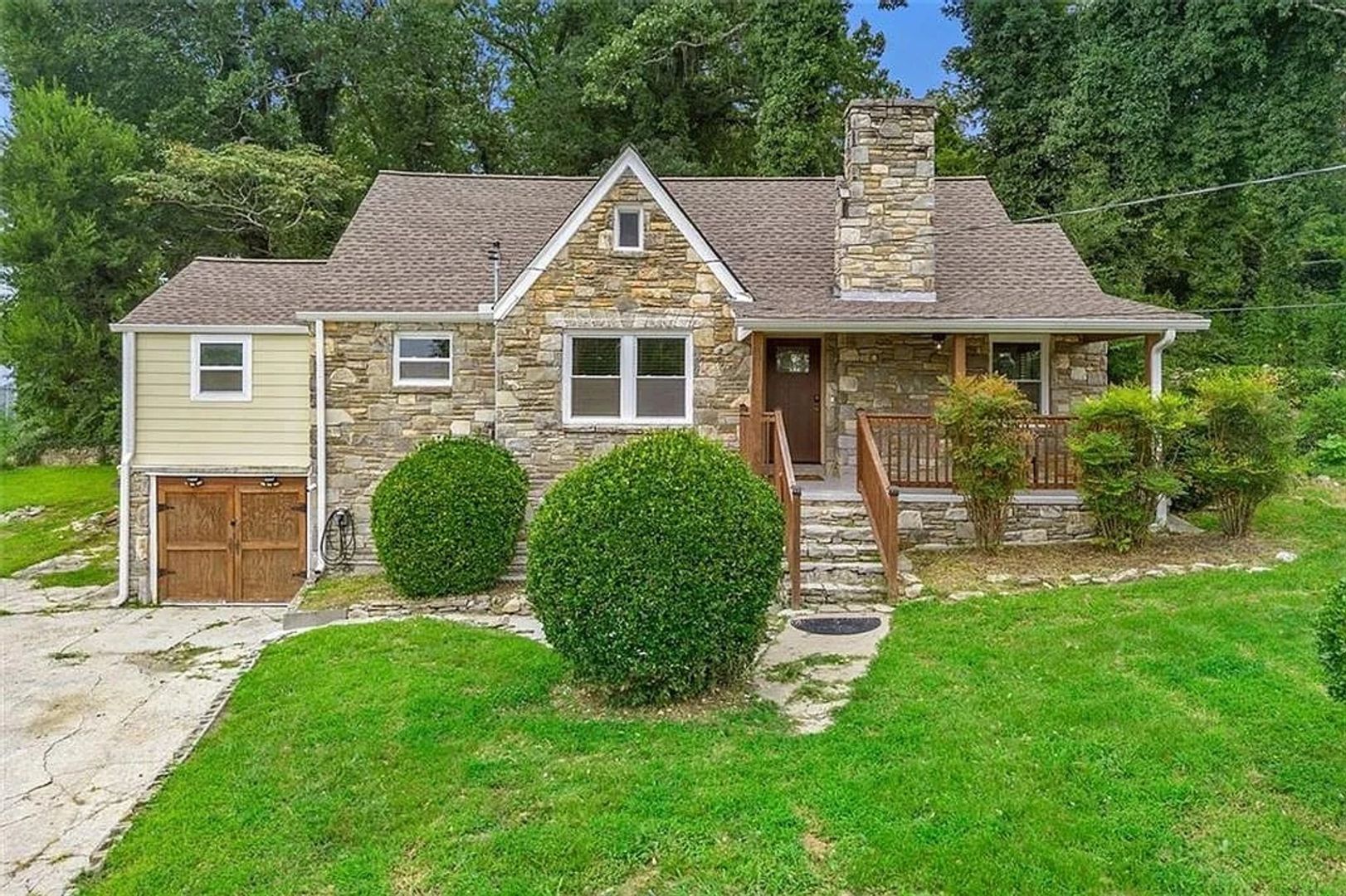 Atlanta House: 323 Anderson Ave Nw