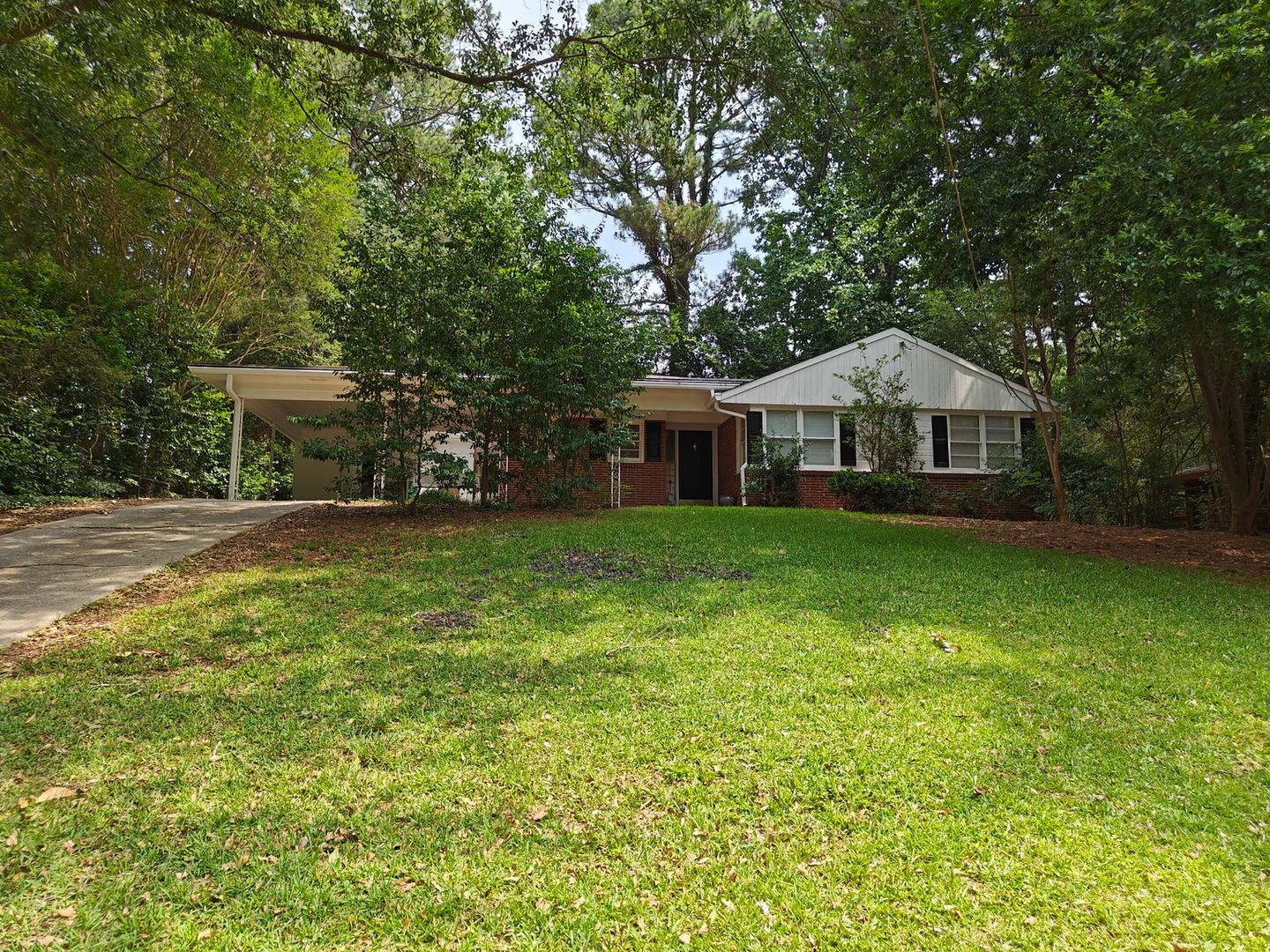 Atlanta House: 2644 Pineland Ave