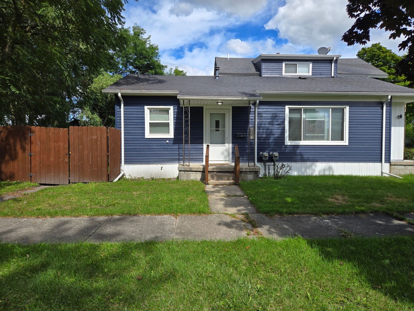 Saginaw Townhome: 723 S Woodbridge St