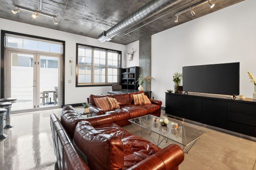 Modern 1BR Loft in Flagler Village – photo 1