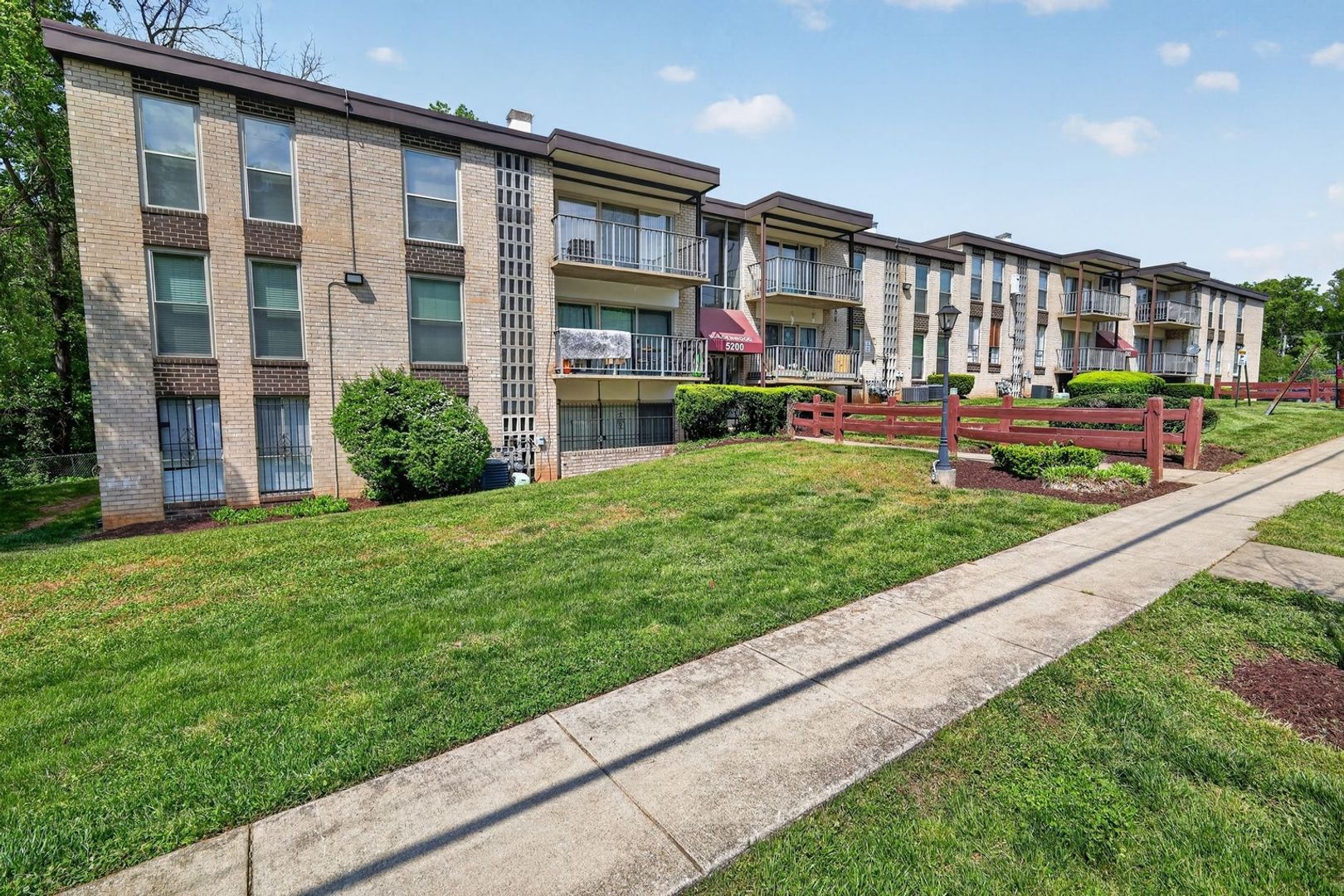 Bladensburg Condo: 5200 Newton St