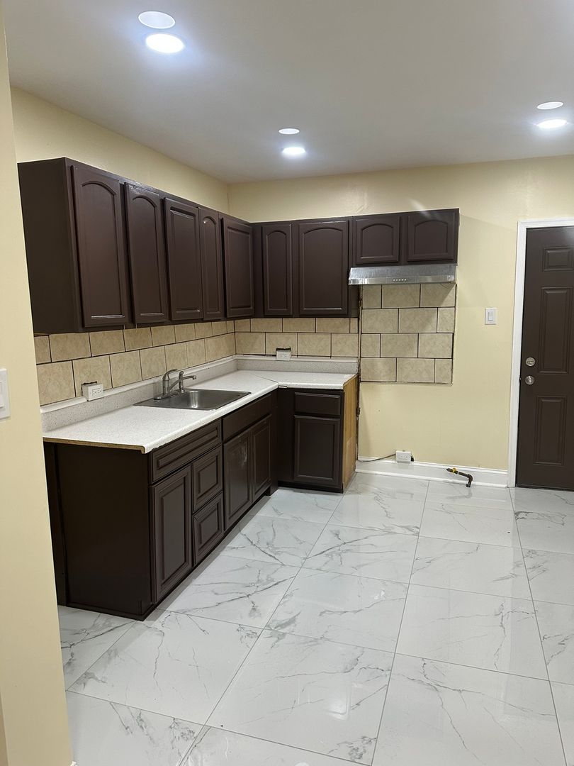 Darby House: 922 Forrester Ave