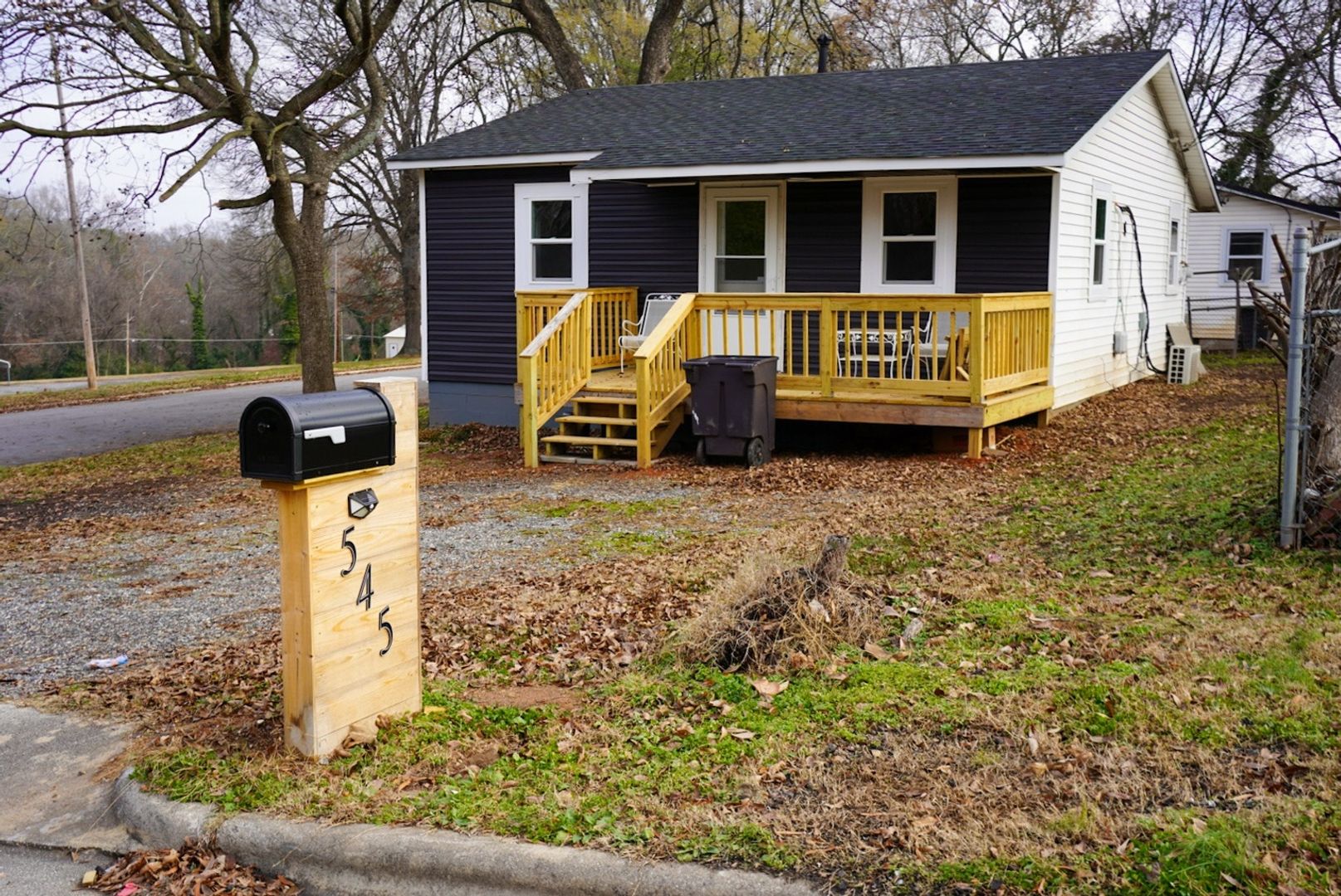 Statesville House: 545 S Green St