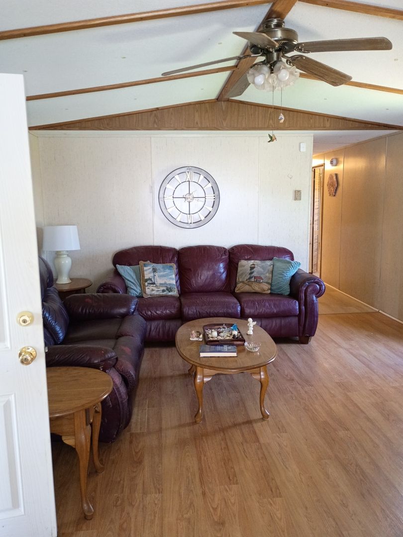Weaverville House: 95 Eller Ford Rd