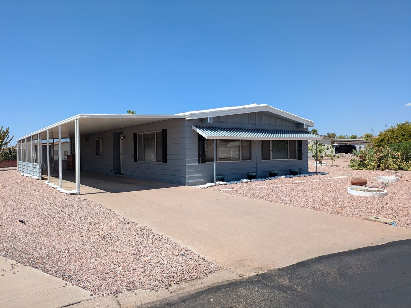 Mesa House: 8136 E Cactus Dr
