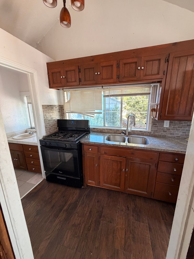 Sacramento Townhome: 3036 Marysville Blvd