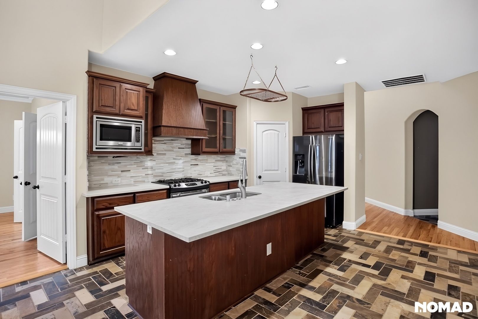 Dallas House: 6523 Prairie Flower Trl