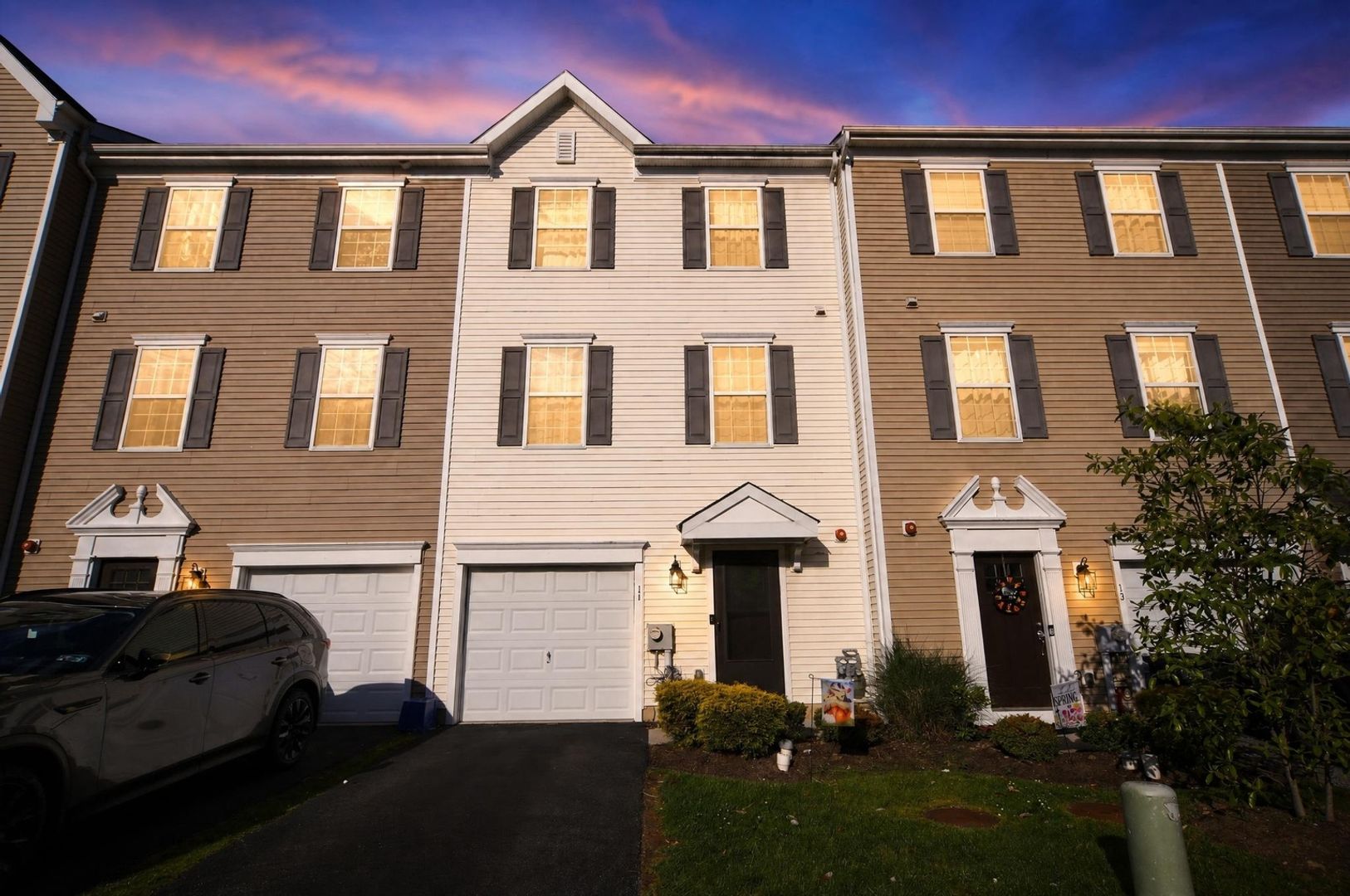 Morton House: 11 Faraday Ct