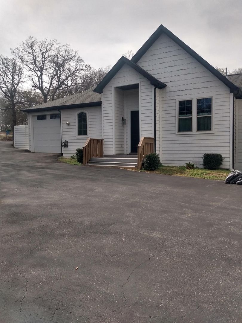 Little Elm House: 761 Pearl Cv