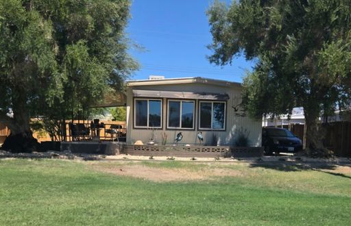 Charming 2BR Doublewide home in Thousand Palms CA