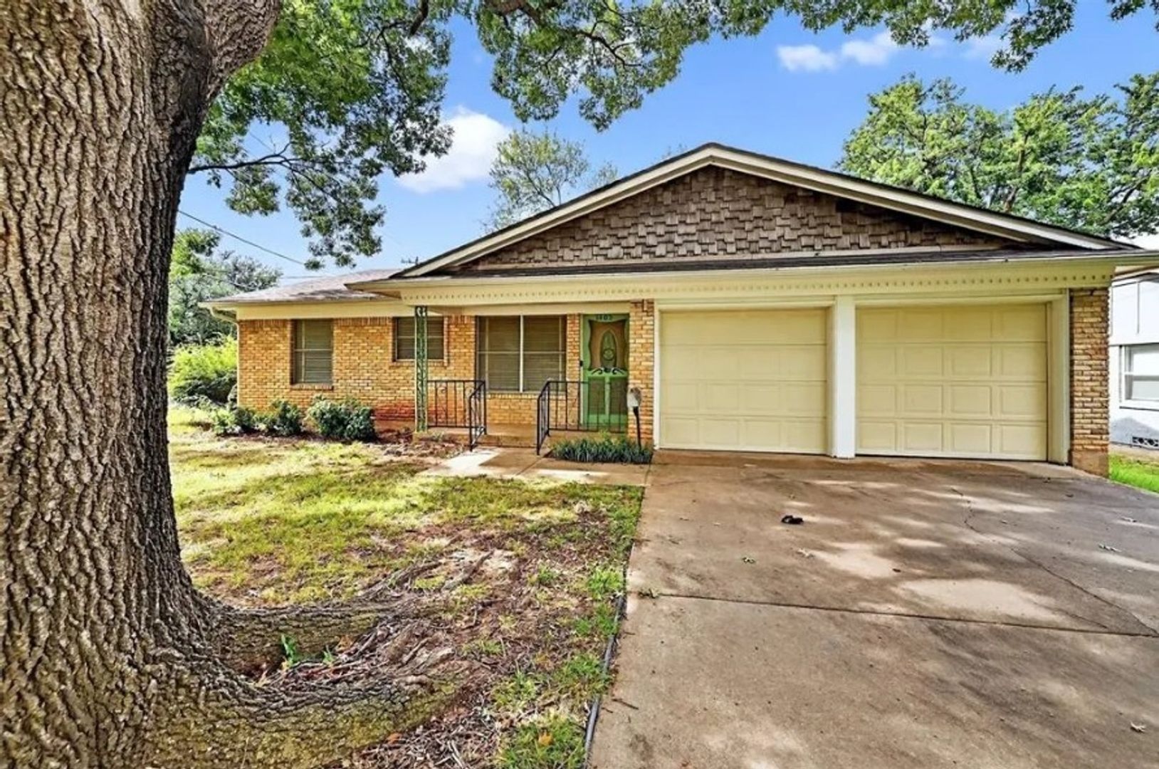 Sherman House: 1402 Hillcrest Dr