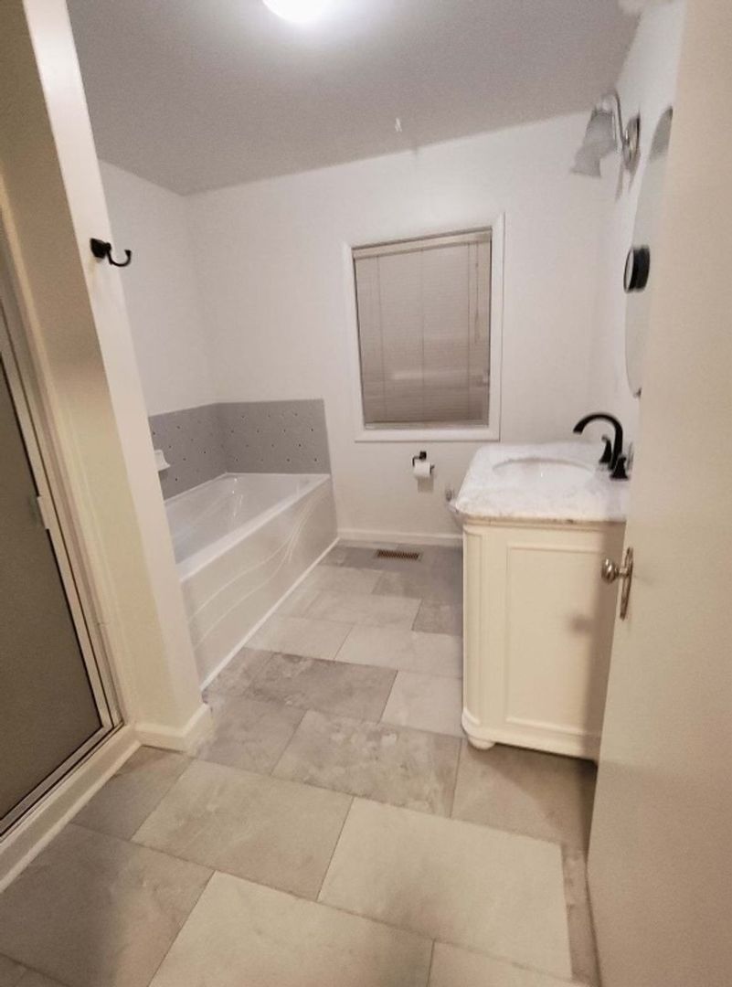 Seaside House: 1175 Ave B