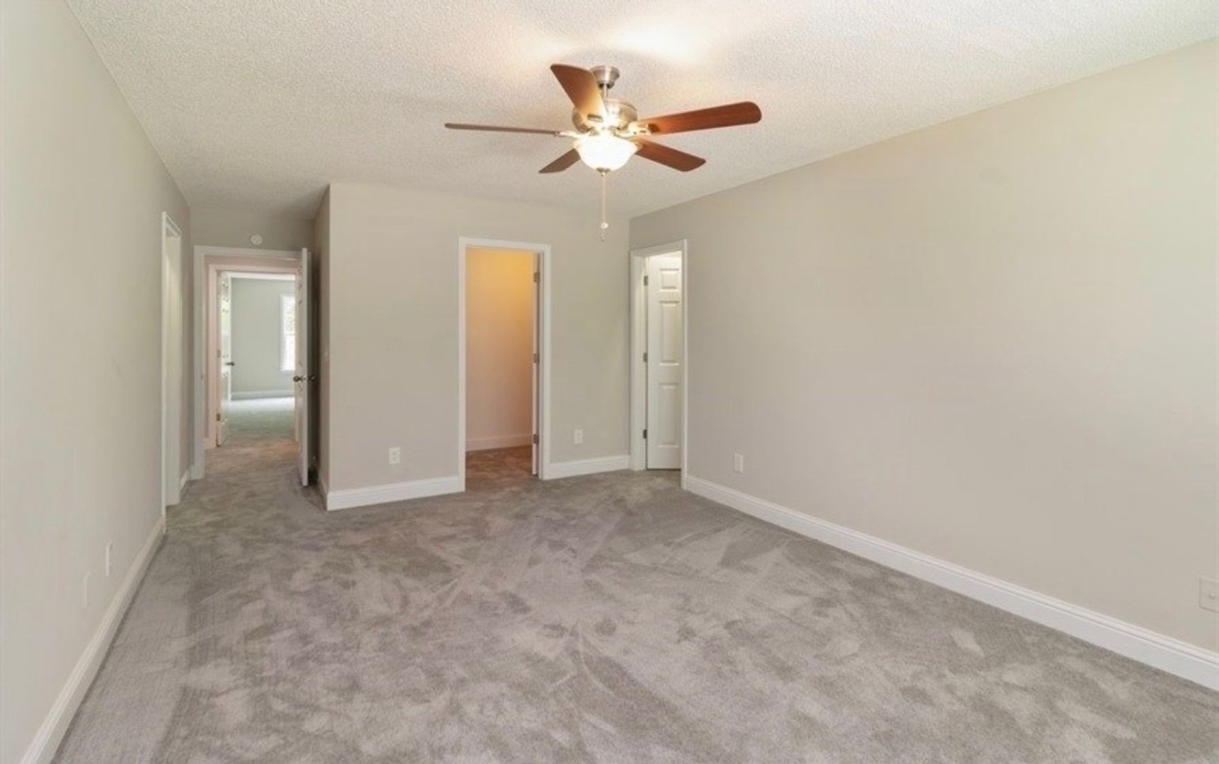 Macon House: 224 High Ridge Ct