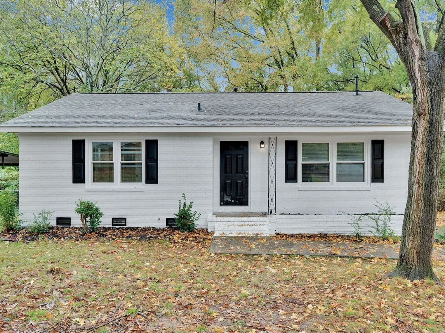 Charlotte House: 2846 Kenhill Dr