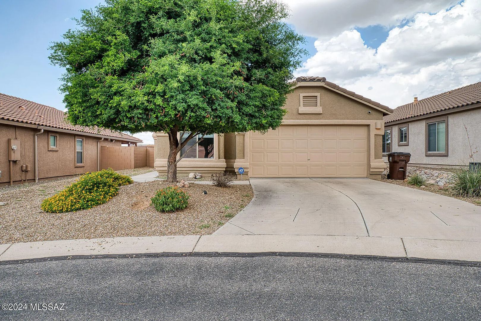 Tucson House: 39084 S Winners Cir
