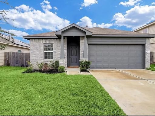 Spacious 4 Bedroom Single Family Home in Richmond – photo 1
