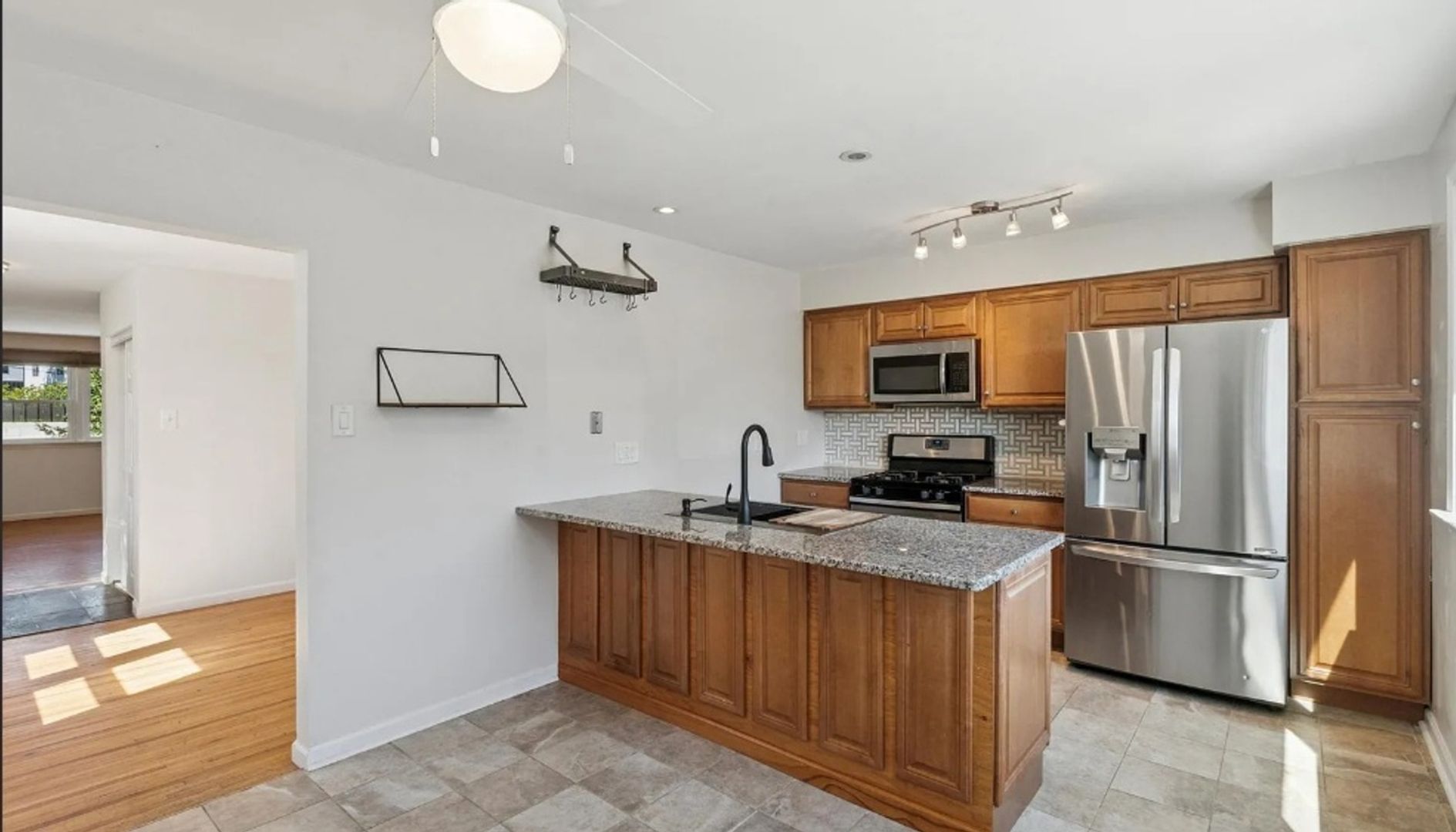 Philadelphia Townhome: 7504 Valley Ave