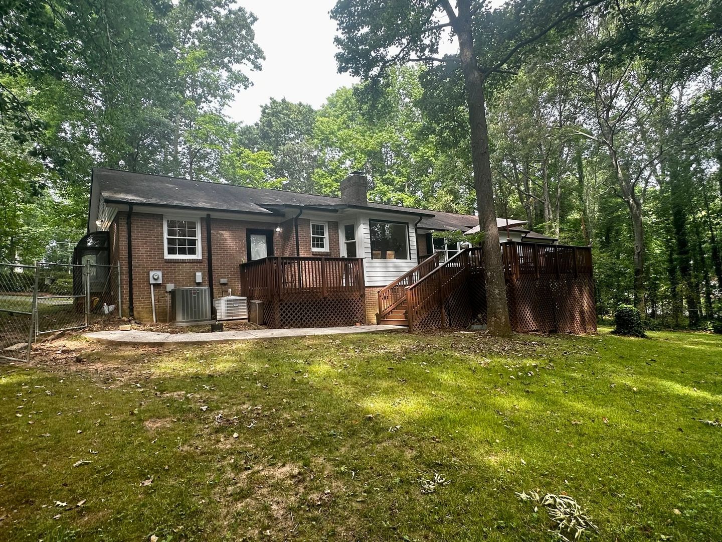 Charlotte House: 4316 Brookwood Rd