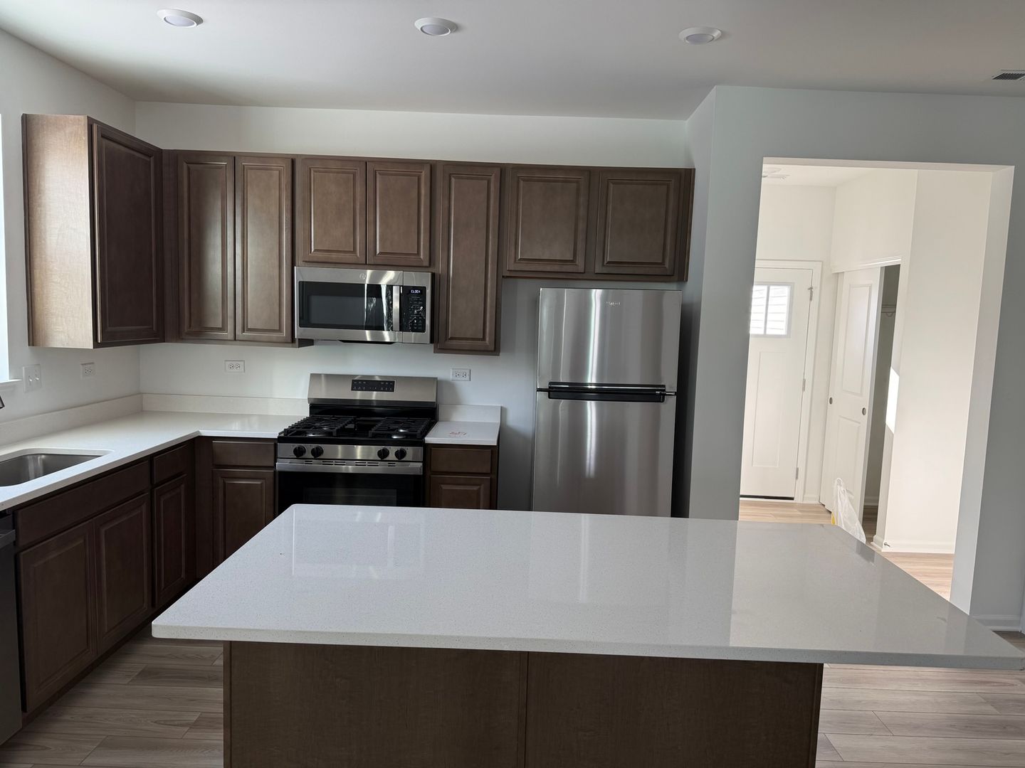 Joliet House: 7603 Honeysuckle Ln