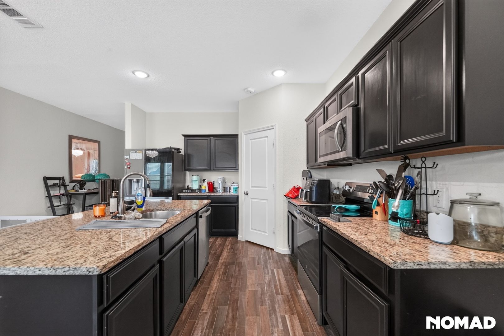 Red Oak House: 318 Dove Creek Ln