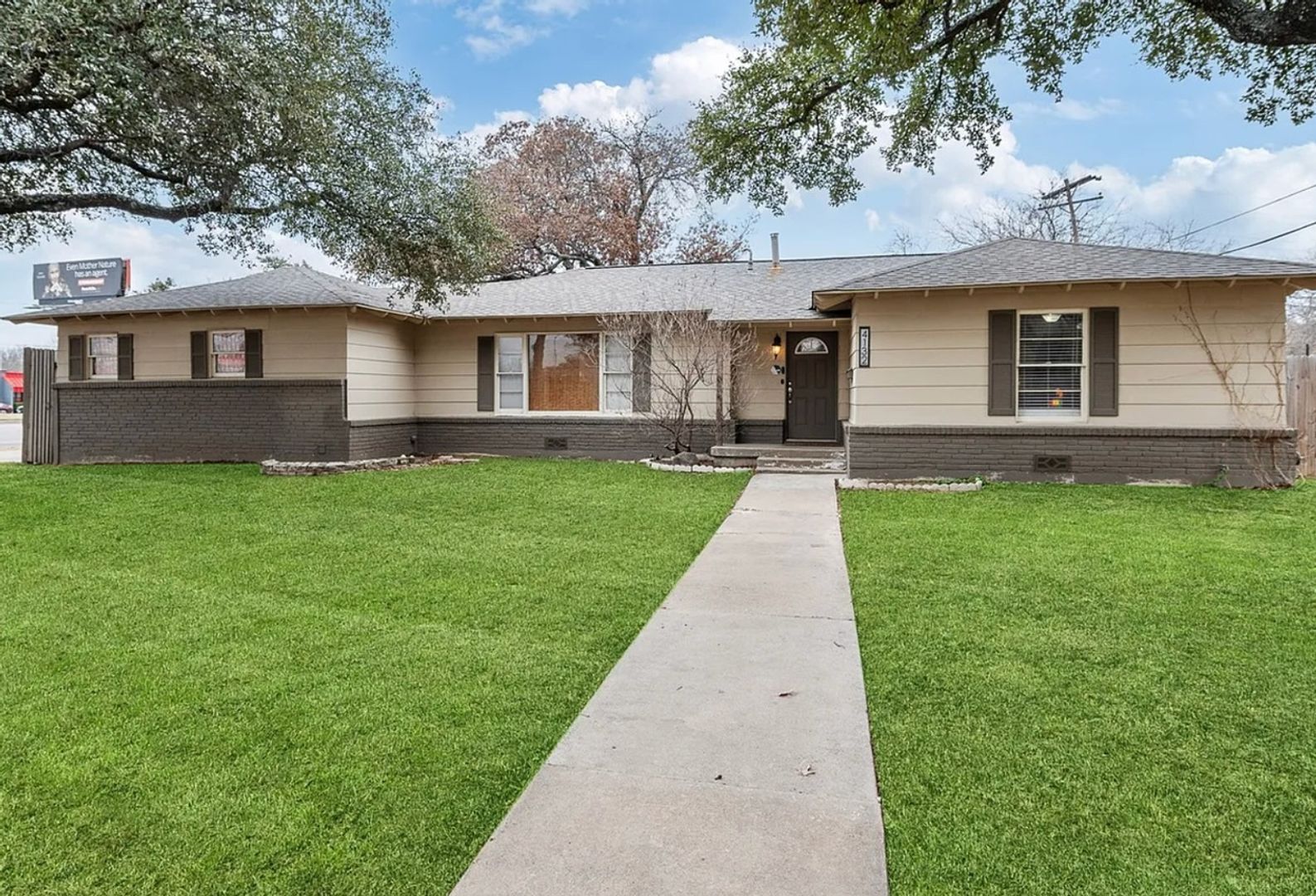 Fort Worth House: 4132 Rothington Rd