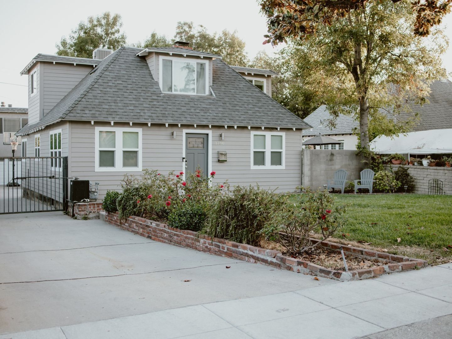 Pasadena House: 1730 Asbury Dr