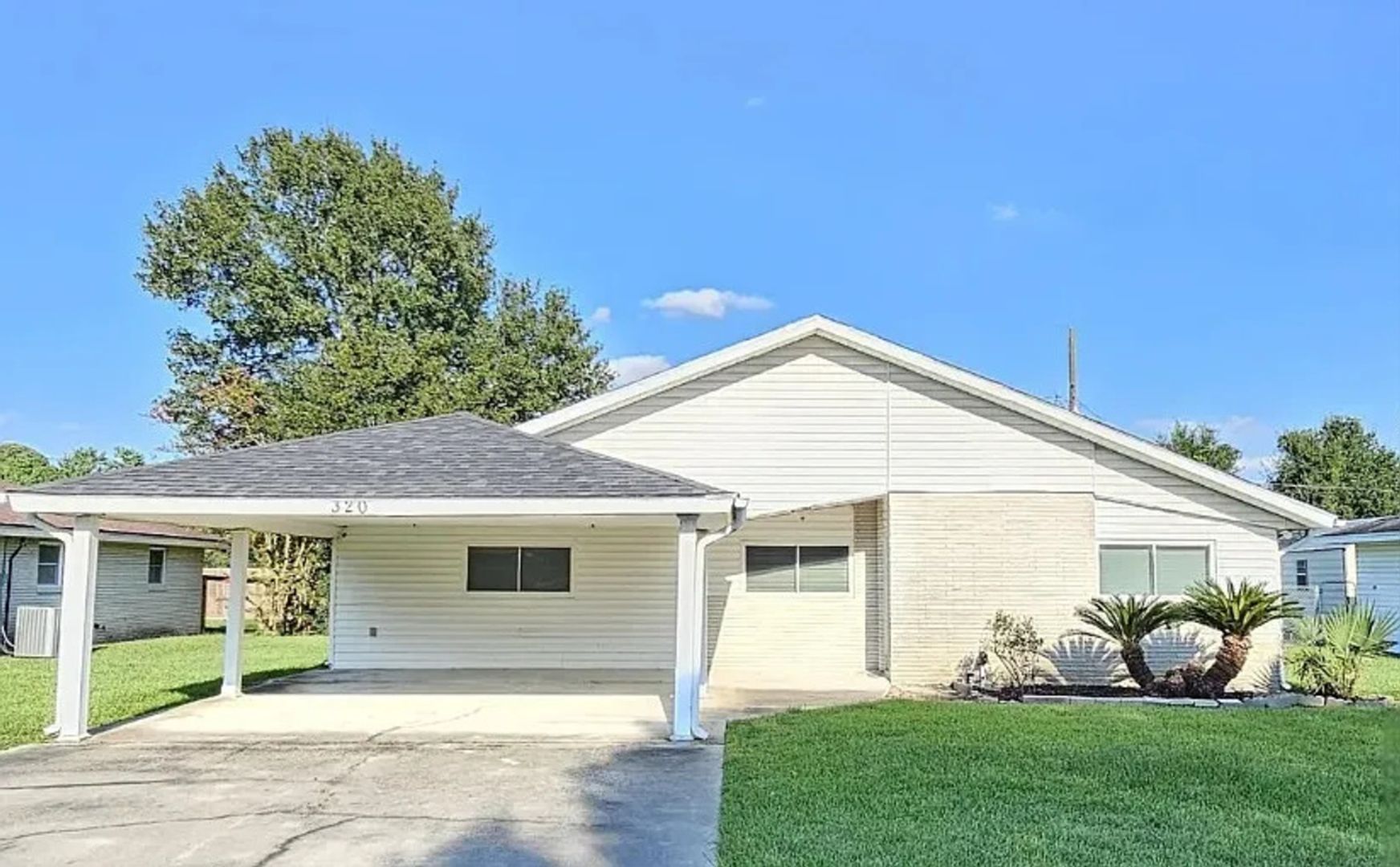 Bridge City House: 320 Bell Ave