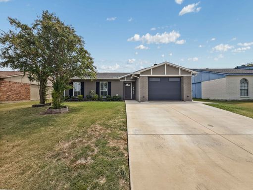 Charming 3BR House in The Colony – photo 1