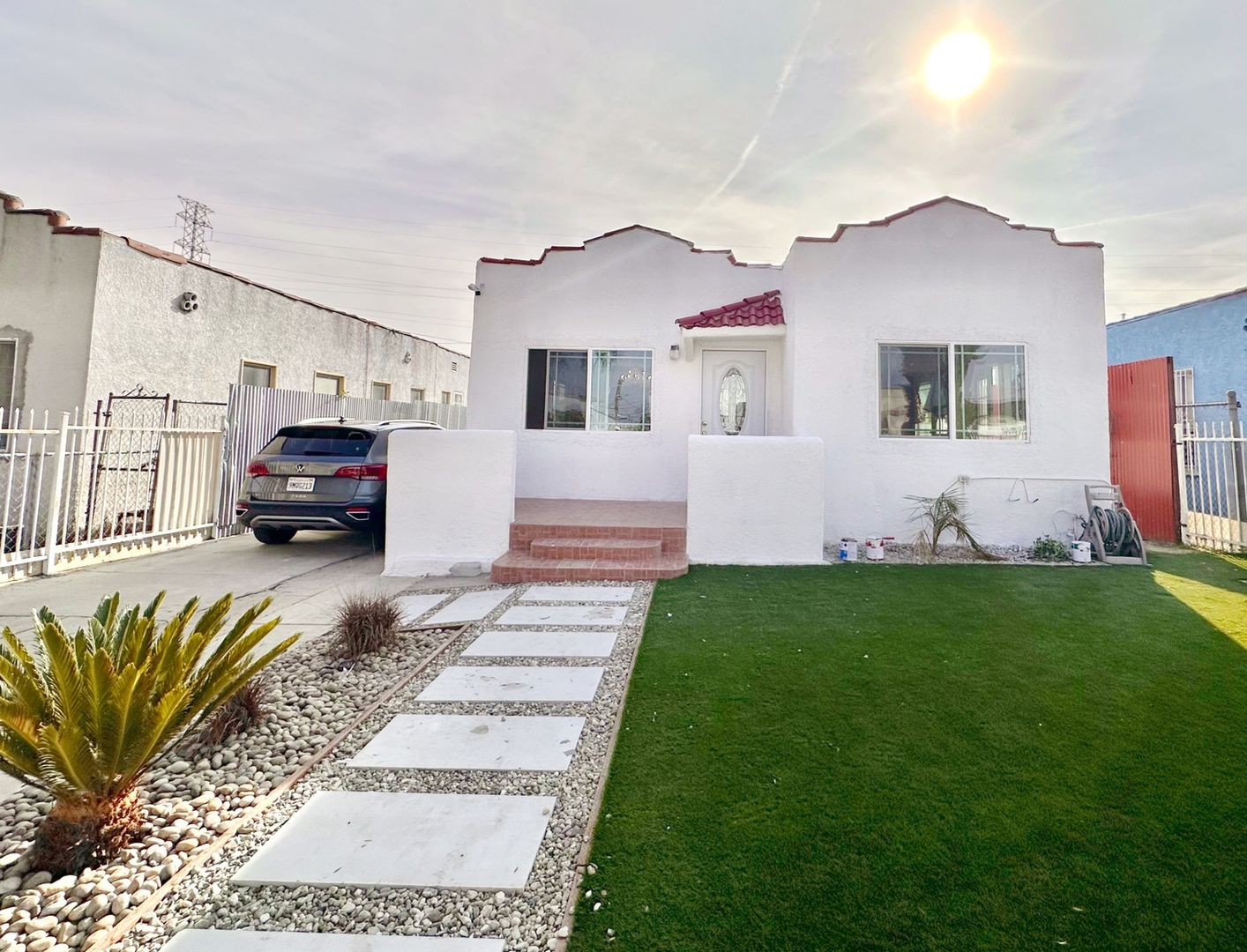 Los Angeles House: 538 W 97th St