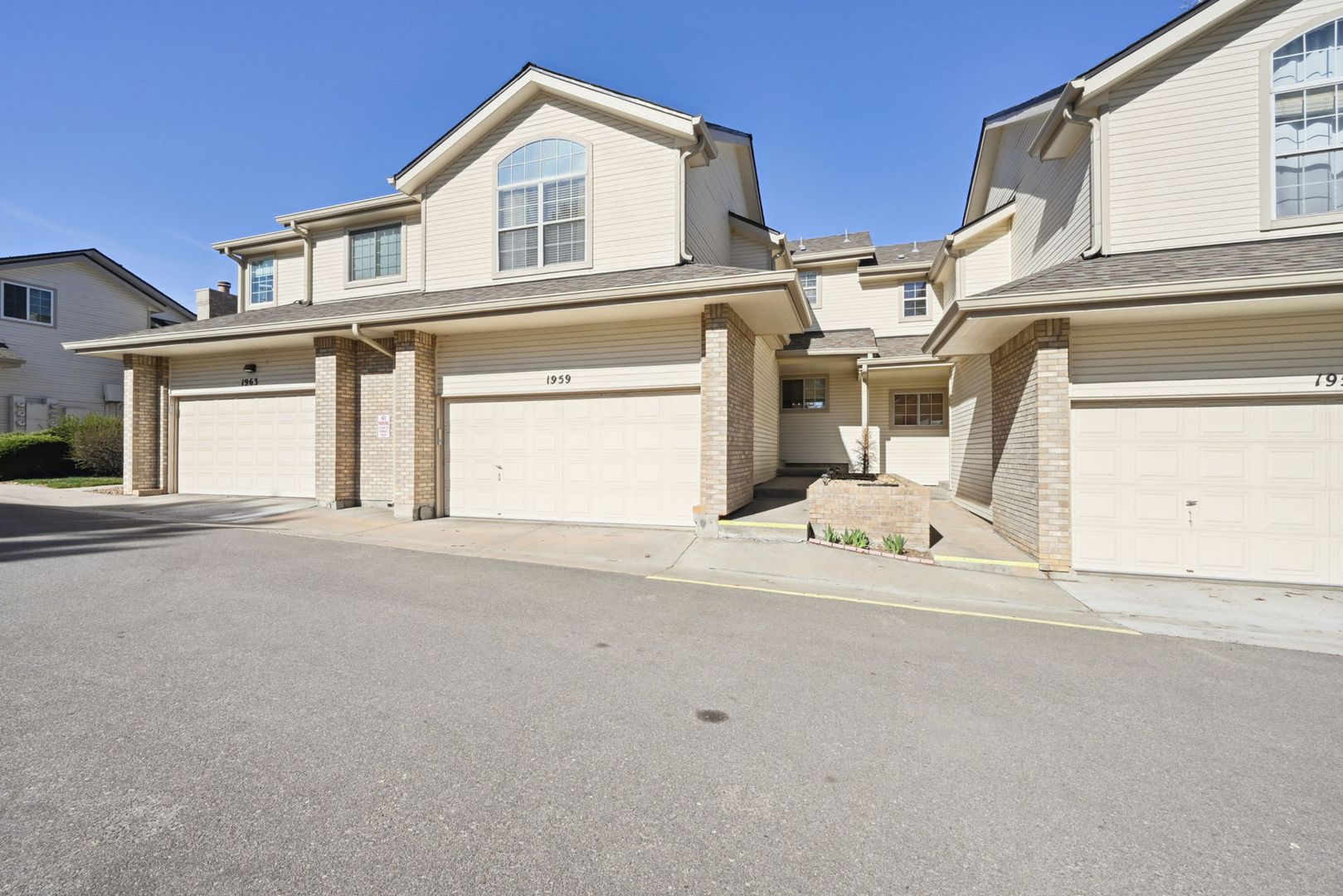 Denver House: 1959 S Xenia Way