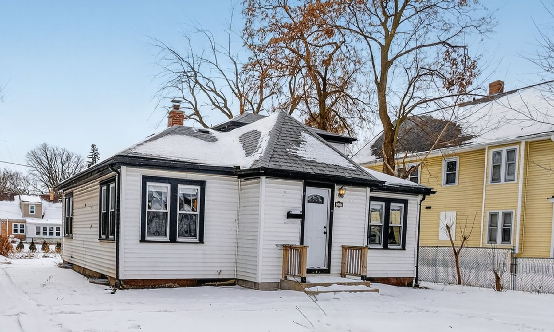 Milwaukee House: 1631 W Custer Ave