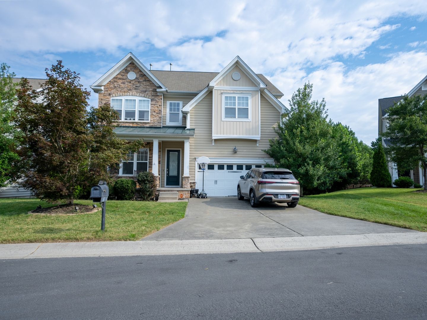 Durham House: 1606 Morehead Hill Ct