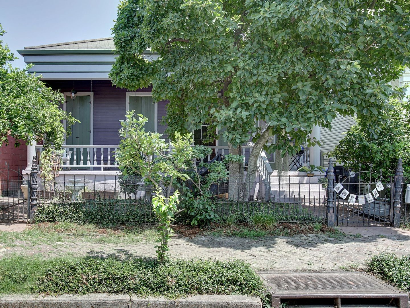 New Orleans Townhome: 617 Lyons St