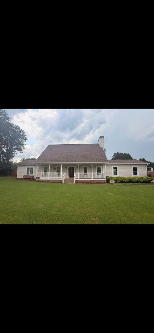 Auburn House: 304 Heatherwood Dr