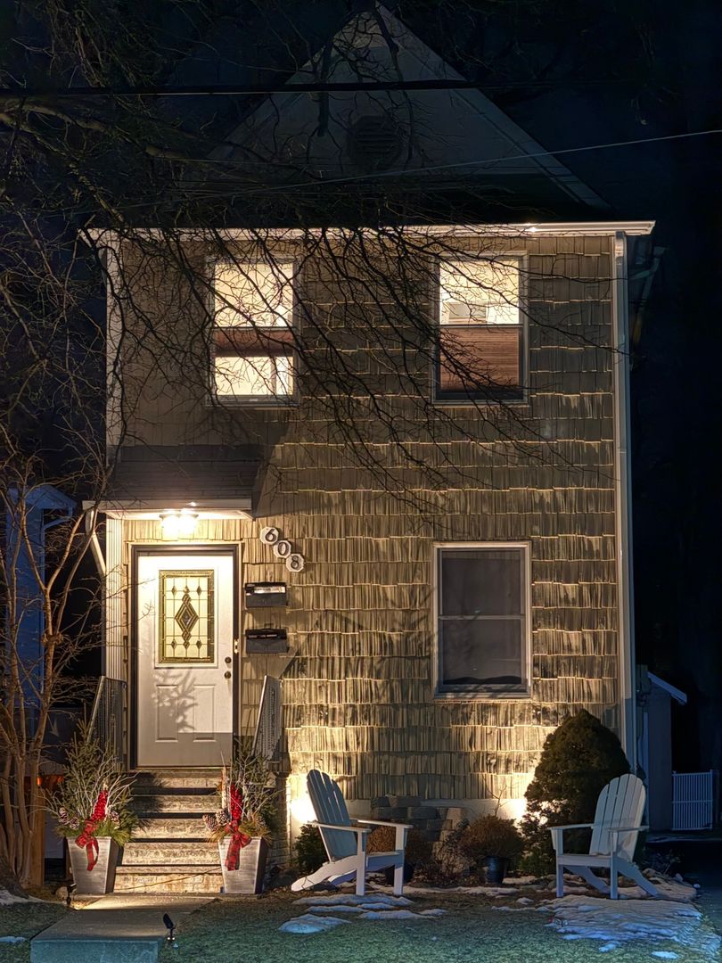 Westfield Townhome: 608 W Broad St