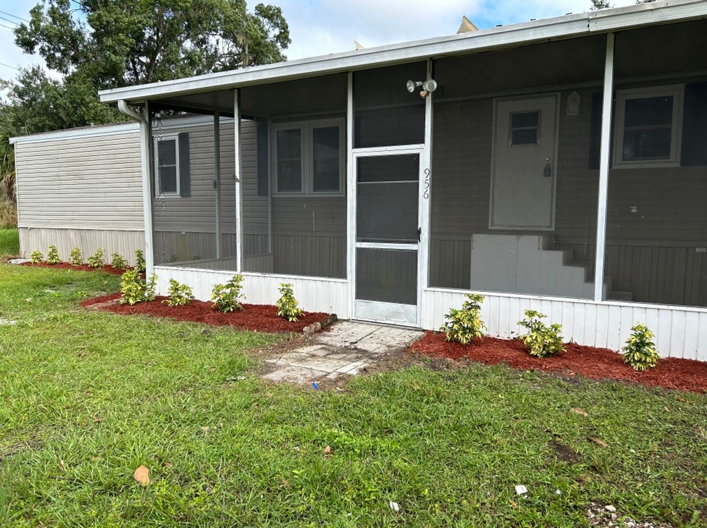 Lakeland House: 956 Southern Ave