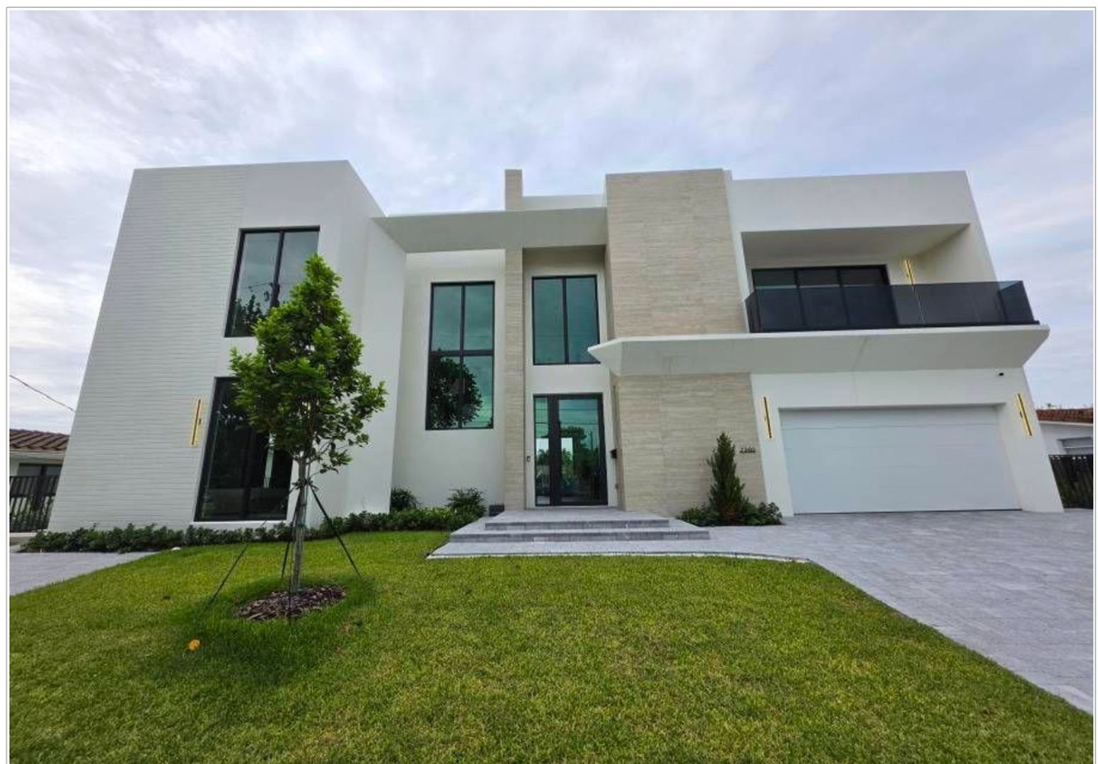 Miami House: 2380 Ne 196th St