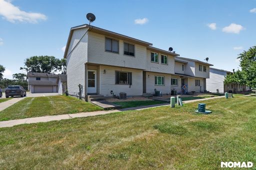 Charming 3BR House in Rosemount