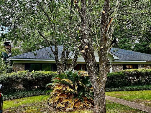 Charming 3BR House in Mobile – photo 1