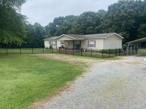 Charming 3BR House in Stony Point