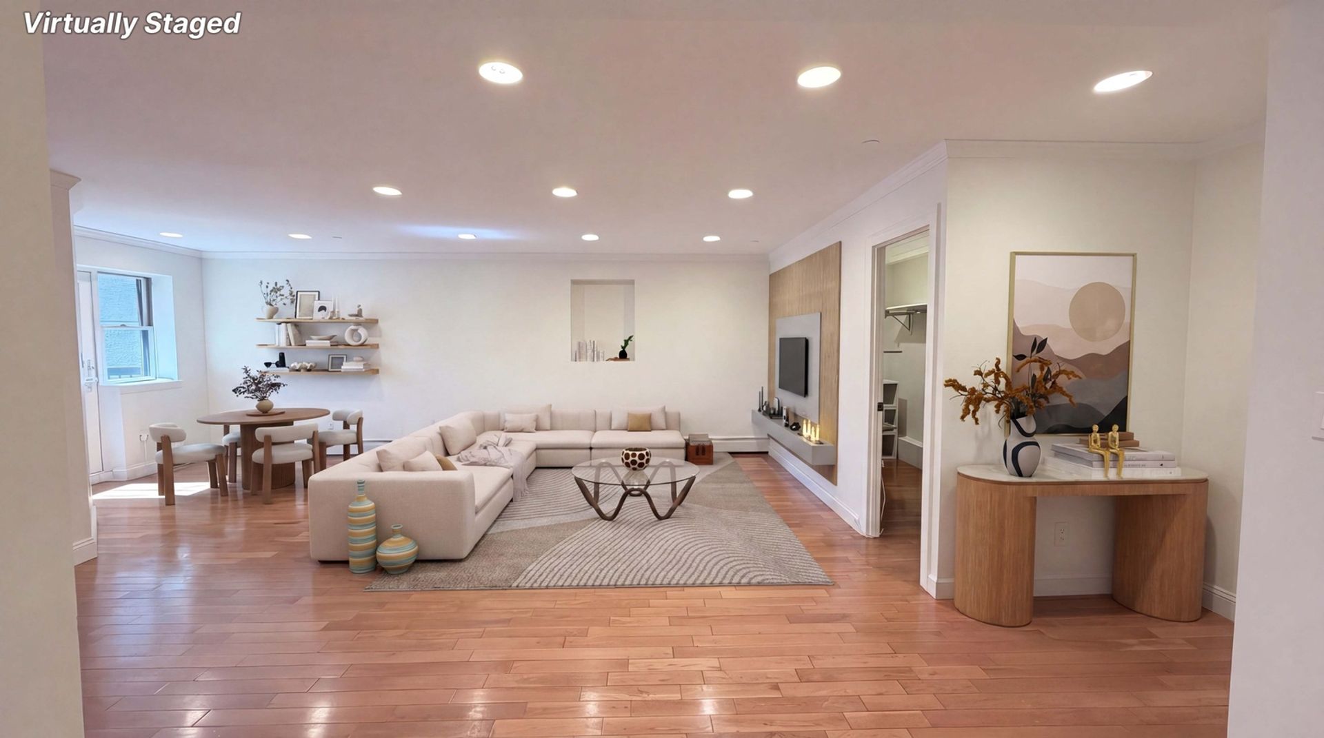 Richmond Hill Condo: 8371 116th St